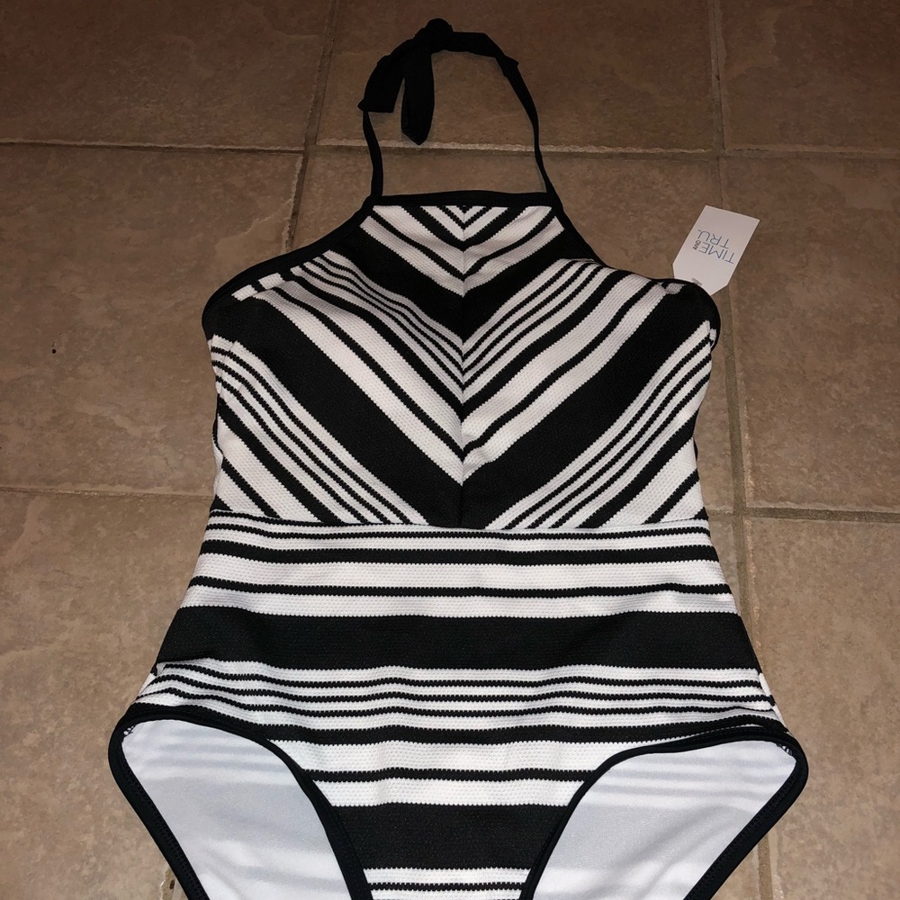 Women’s bathing suit